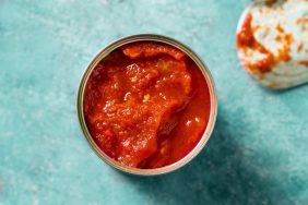 Can Dogs Eat Tomato Sauce? Is Tomato Sauce Safe For Dogs?
