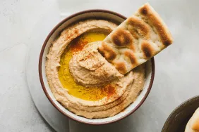 Can Dogs Eat Hummus? Is Hummus Safe For Dogs?